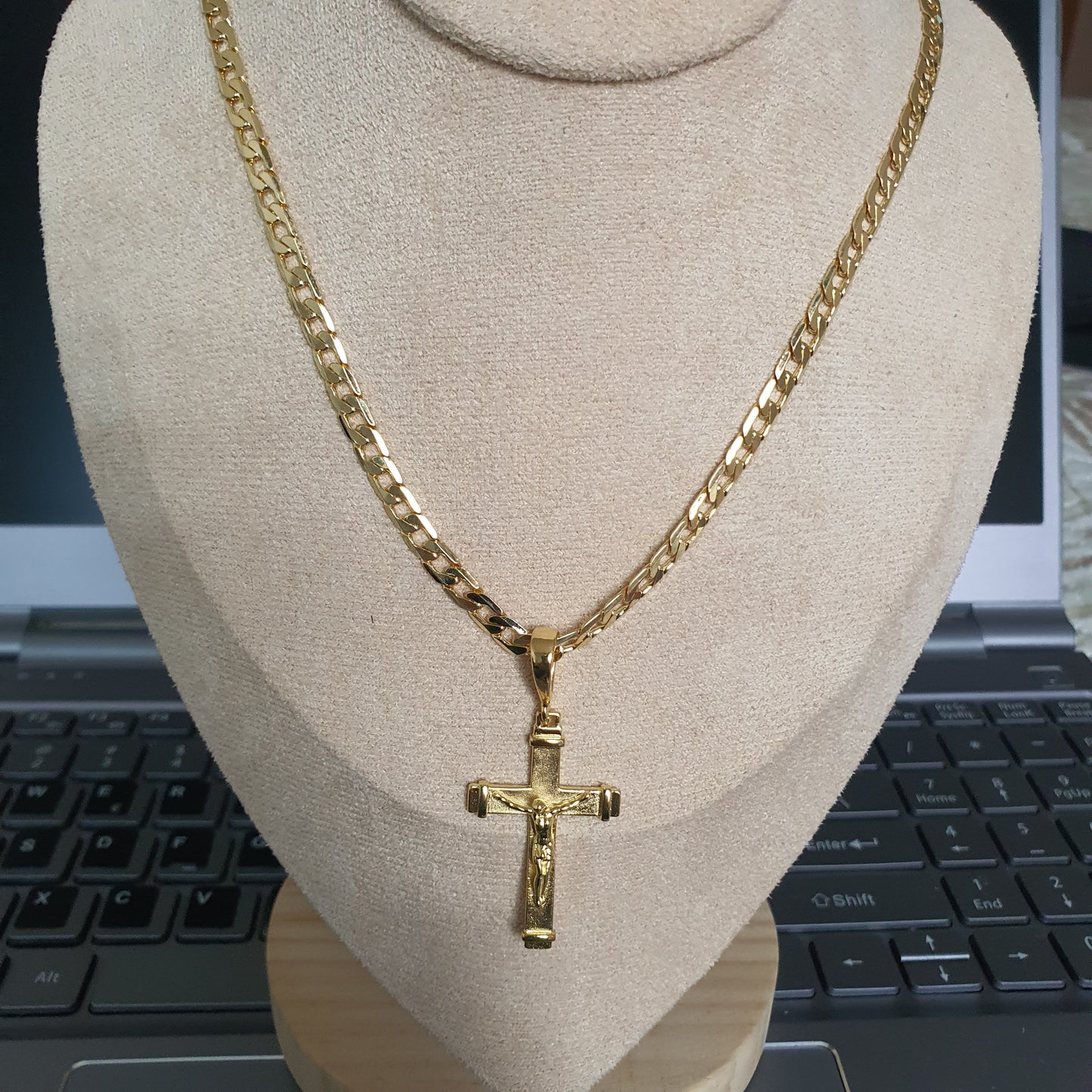 Cadena Cubana Diamantada 5mm y 60cm + Cristo
