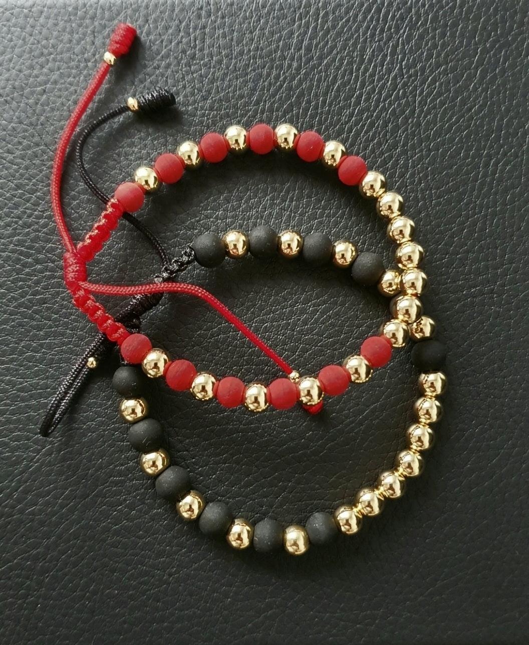 Pulsera Balín #6 y neupregno negra y roja  115 €